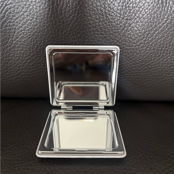 Handcrafted Rhinestone Multicolor Mandala Design Compact Mirror - Picture 5 of 6